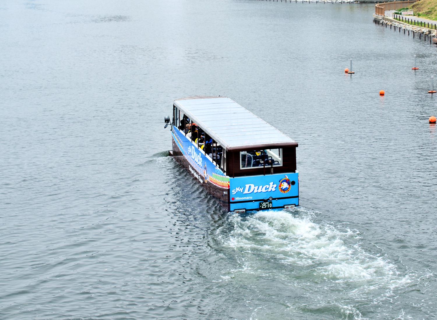 記事画像 「.水陸両用バスに乗って水上にダイブ、諏訪名物の諏訪湖ダックツアーを楽しもう！」