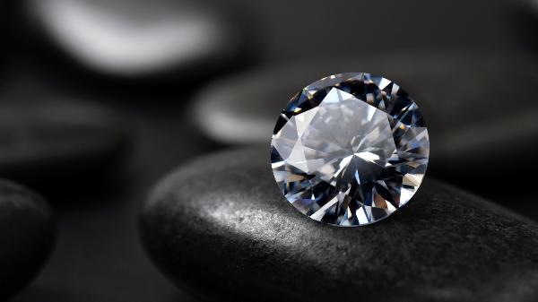 記事画像 「.ダイヤモンドとハイブランドジュエリー──メゾンが永遠を設計してきた理由」 記事画像 「.ダイヤモンドとハイブランドジュエリー──メゾンが永遠を設計してきた理由」