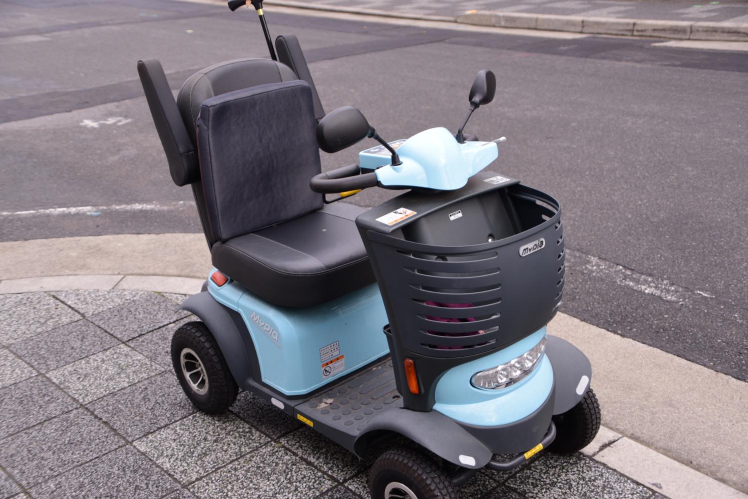 記事画像 「免許返納後の課題やおすすめ移動手段を解説・両親や祖父母の免許返納後どうする？」