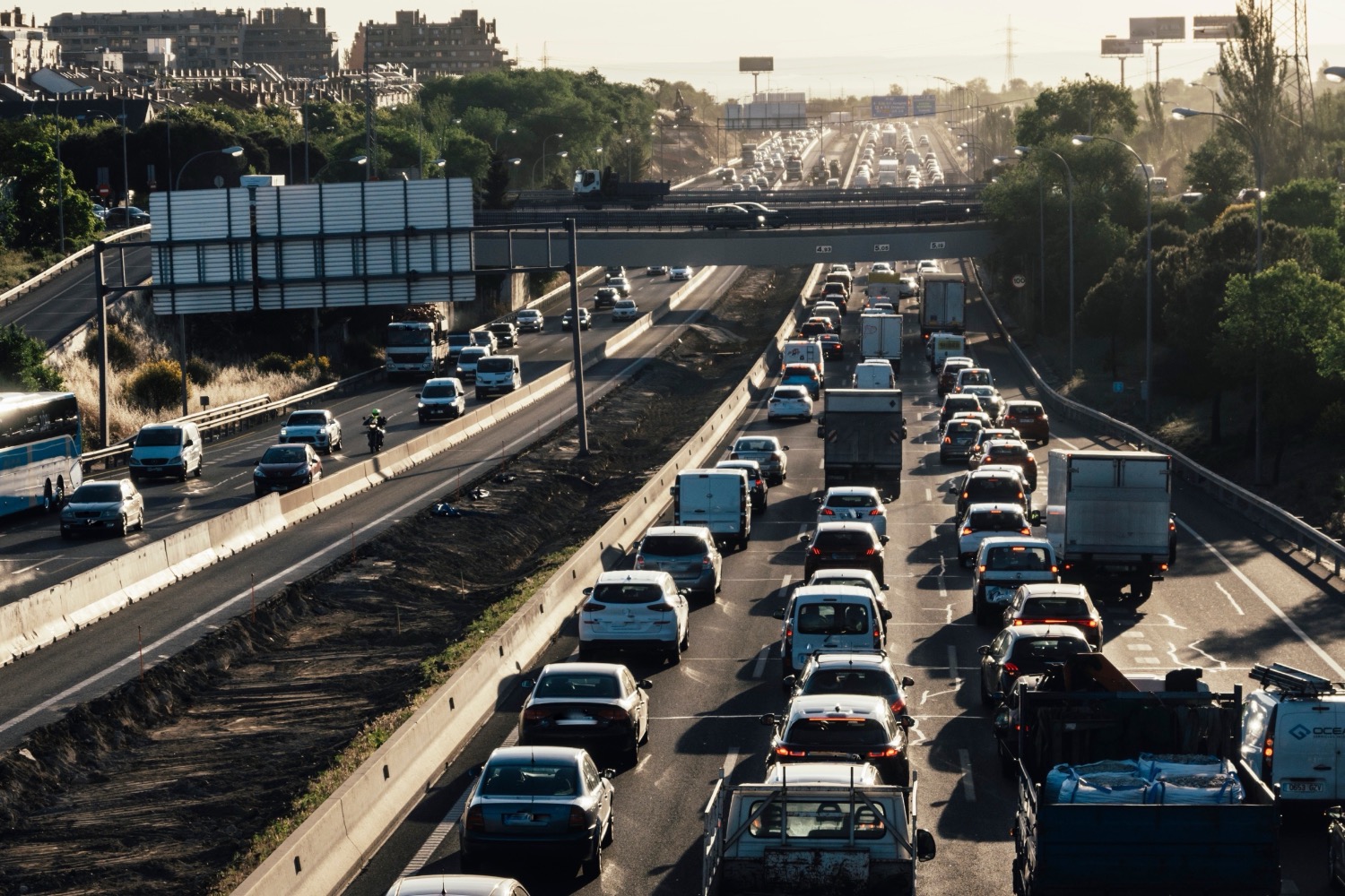 記事画像 「オーバーツーリズムに関する日本の問題点と対策方法を解説！」