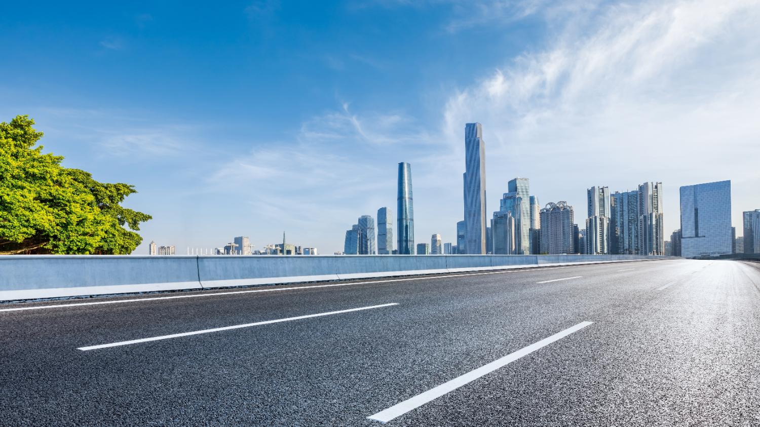 記事画像 「大阪万博でも話題に！乗用車と歩行者の共存を推進する「歩車混合交通システム」とは？」