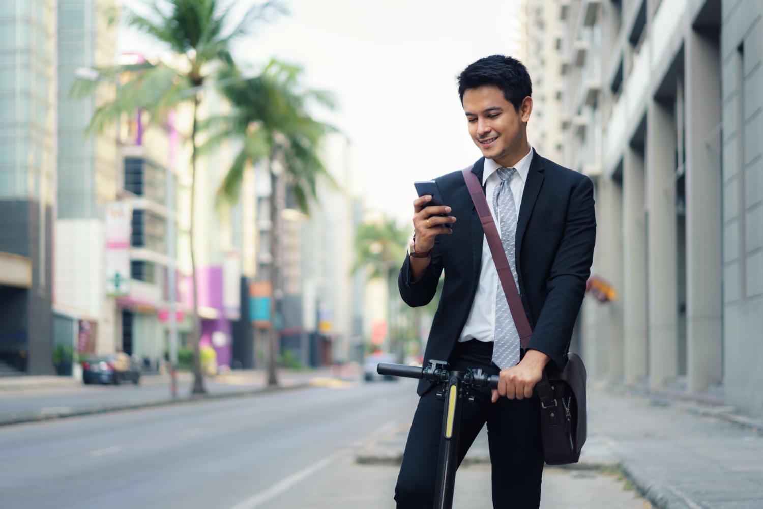 記事画像 「満員電車のストレス解消！通勤や通学に利用したい電動パーソナルモビリティの魅力とは？」